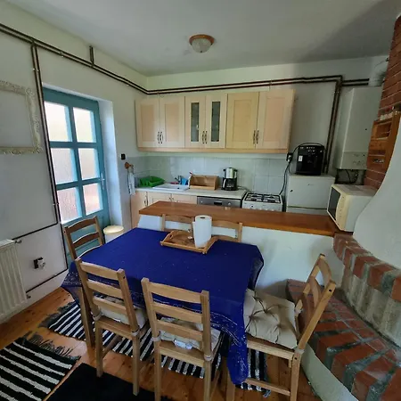 Julia Vendeghaz Балатонфюред